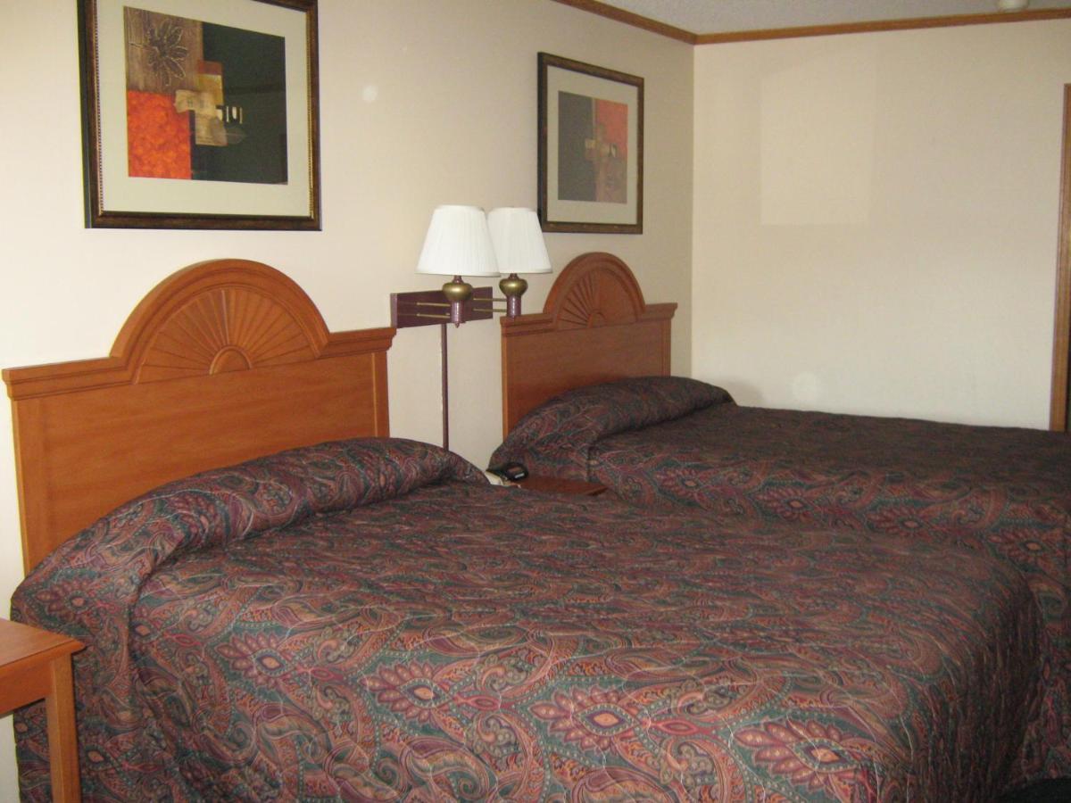 America'S Best Inn And Suites 恩波里亚 外观 照片