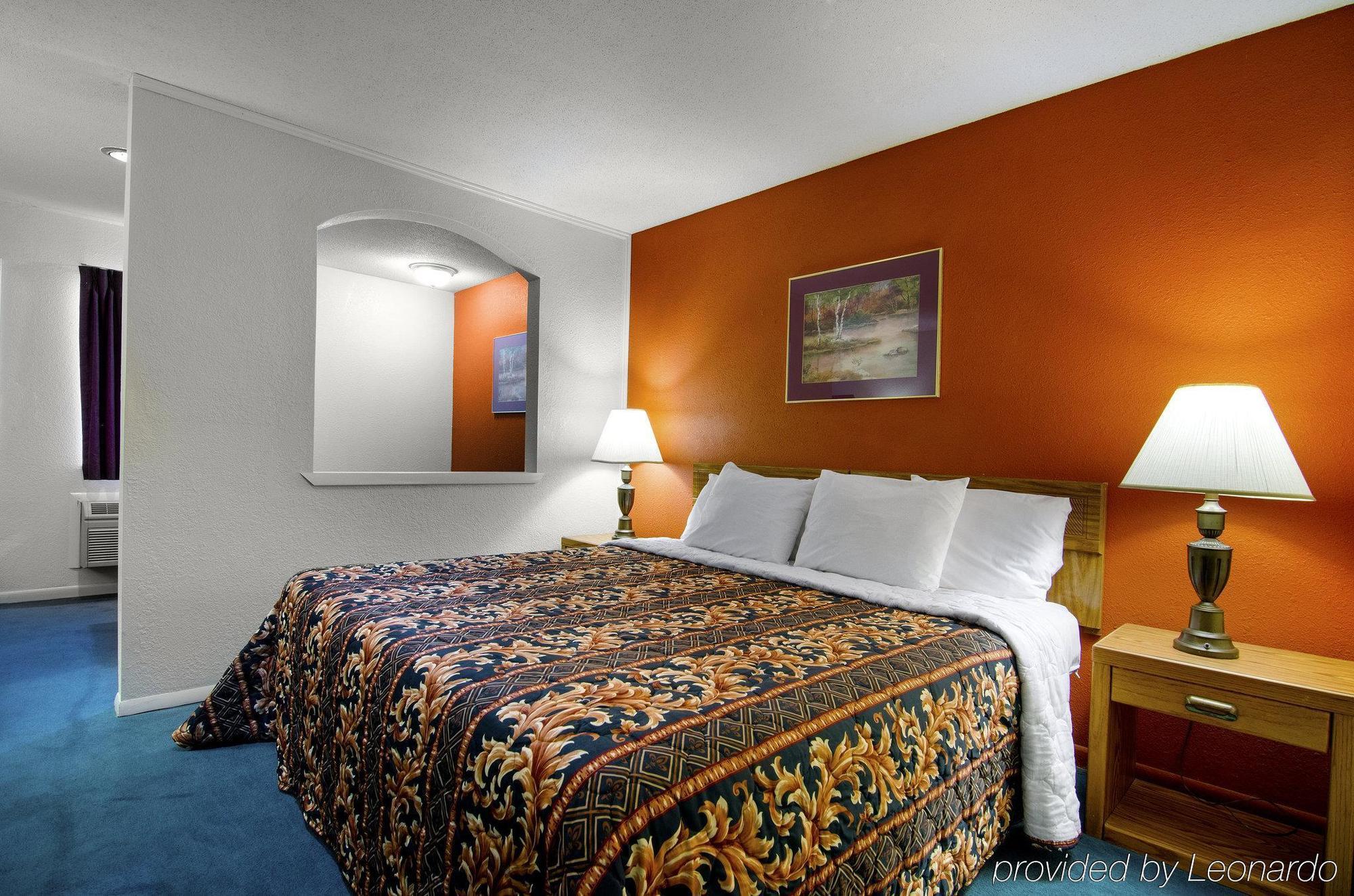 America'S Best Inn And Suites 恩波里亚 外观 照片