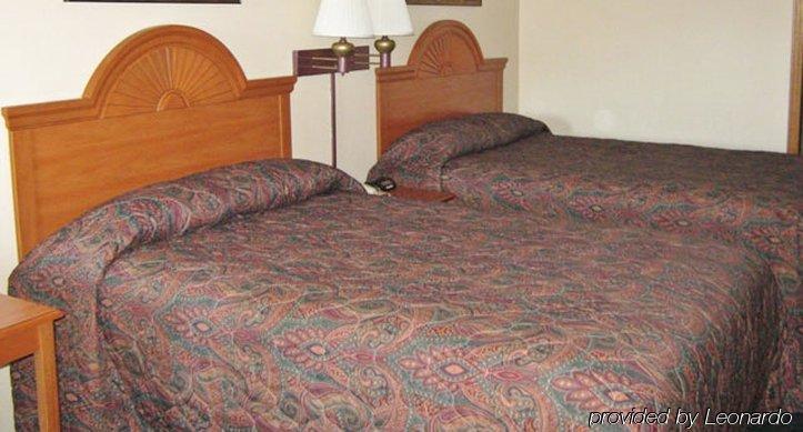 America'S Best Inn And Suites 恩波里亚 外观 照片