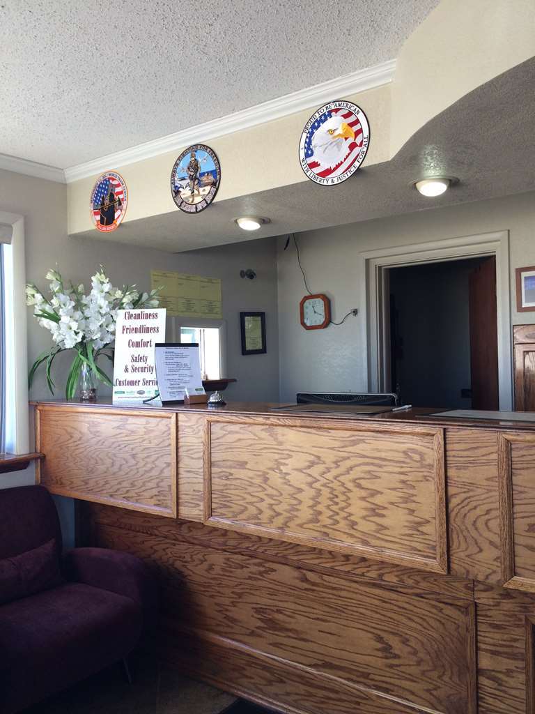 America'S Best Inn And Suites 恩波里亚 内观 照片