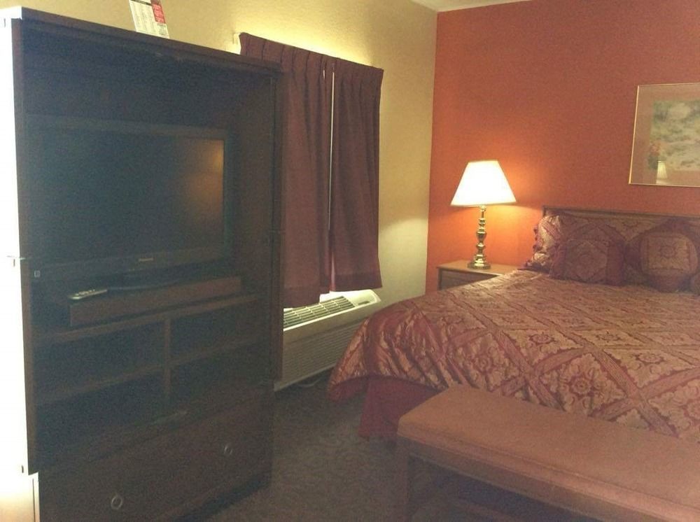 America'S Best Inn And Suites 恩波里亚 外观 照片