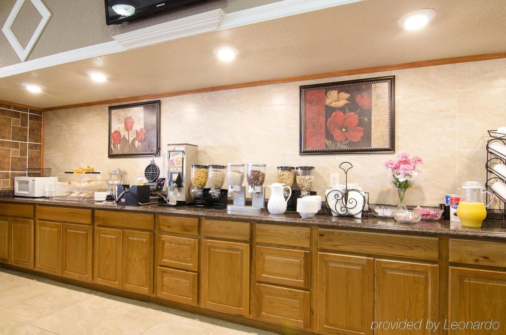 America'S Best Inn And Suites 恩波里亚 外观 照片