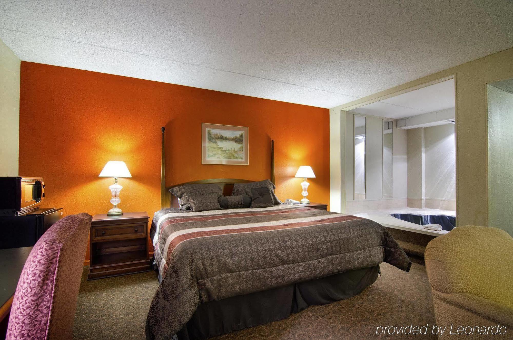America'S Best Inn And Suites 恩波里亚 外观 照片