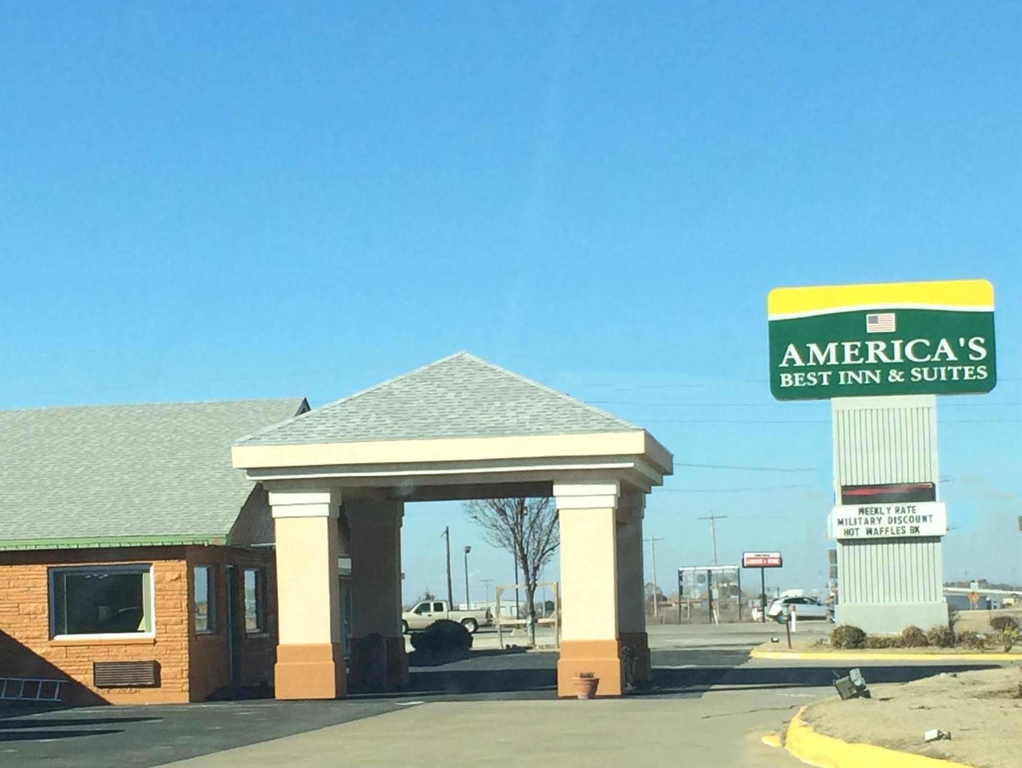 America'S Best Inn And Suites 恩波里亚 外观 照片