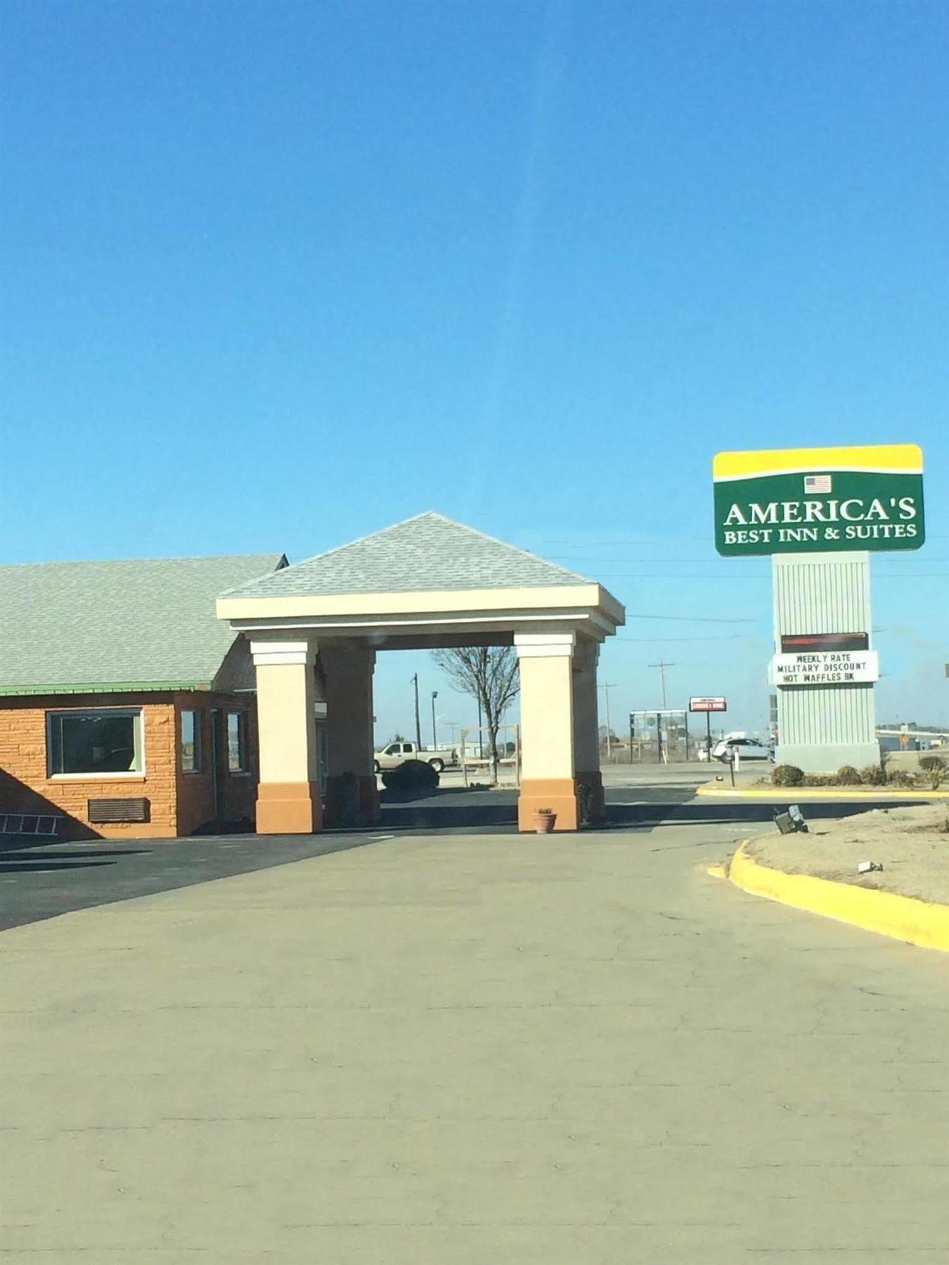 America'S Best Inn And Suites 恩波里亚 外观 照片