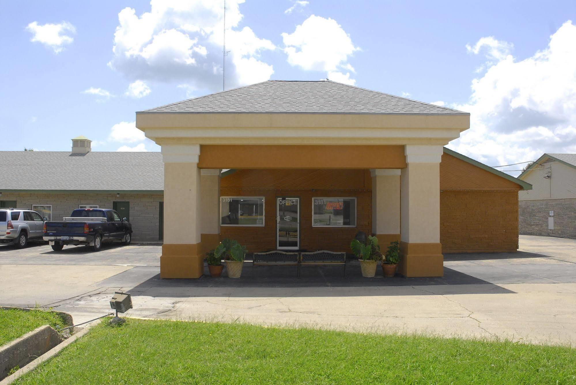 America'S Best Inn And Suites 恩波里亚 外观 照片